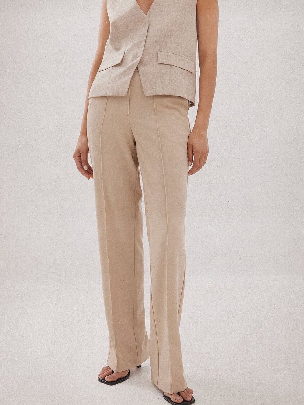 NA-KD beige trousers